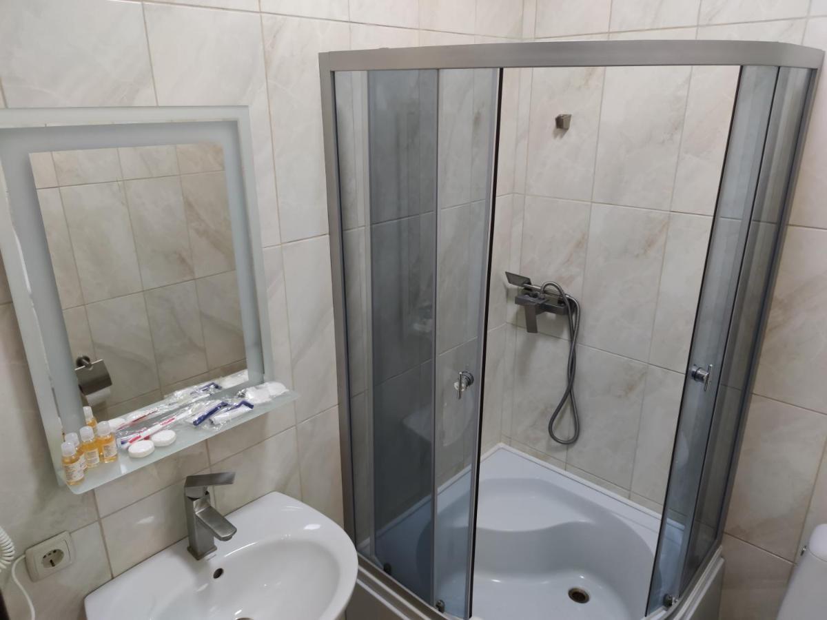 Mishel Plus Hotel Kharkiv Exterior photo