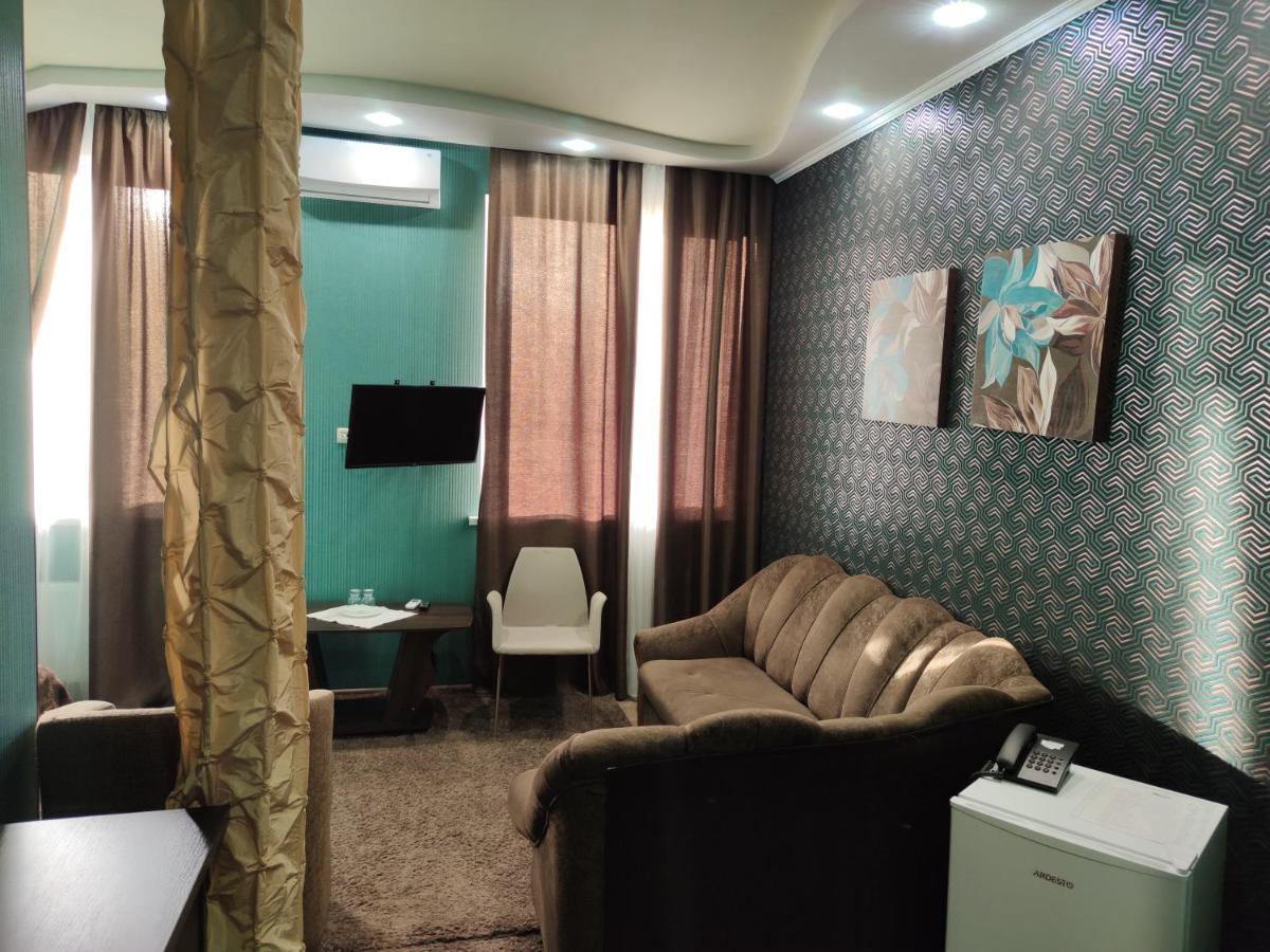 Mishel Plus Hotel Kharkiv Exterior photo
